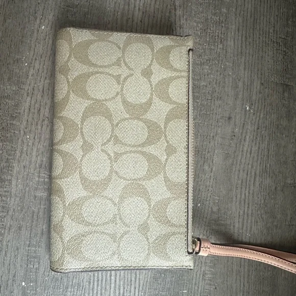 Coach Beige and Pink Signature Wristlet Wallet - Picture 2 of 4